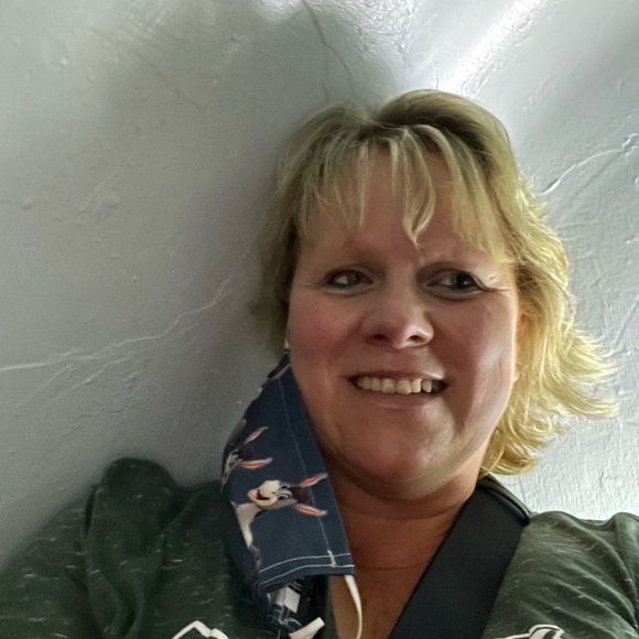 Meet your Posher, Laurie - Picture 8 of 12